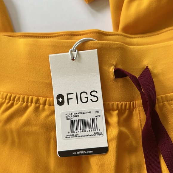 NWT Figs Scrub Top In Emergency Yellow - Picture 3 of 10